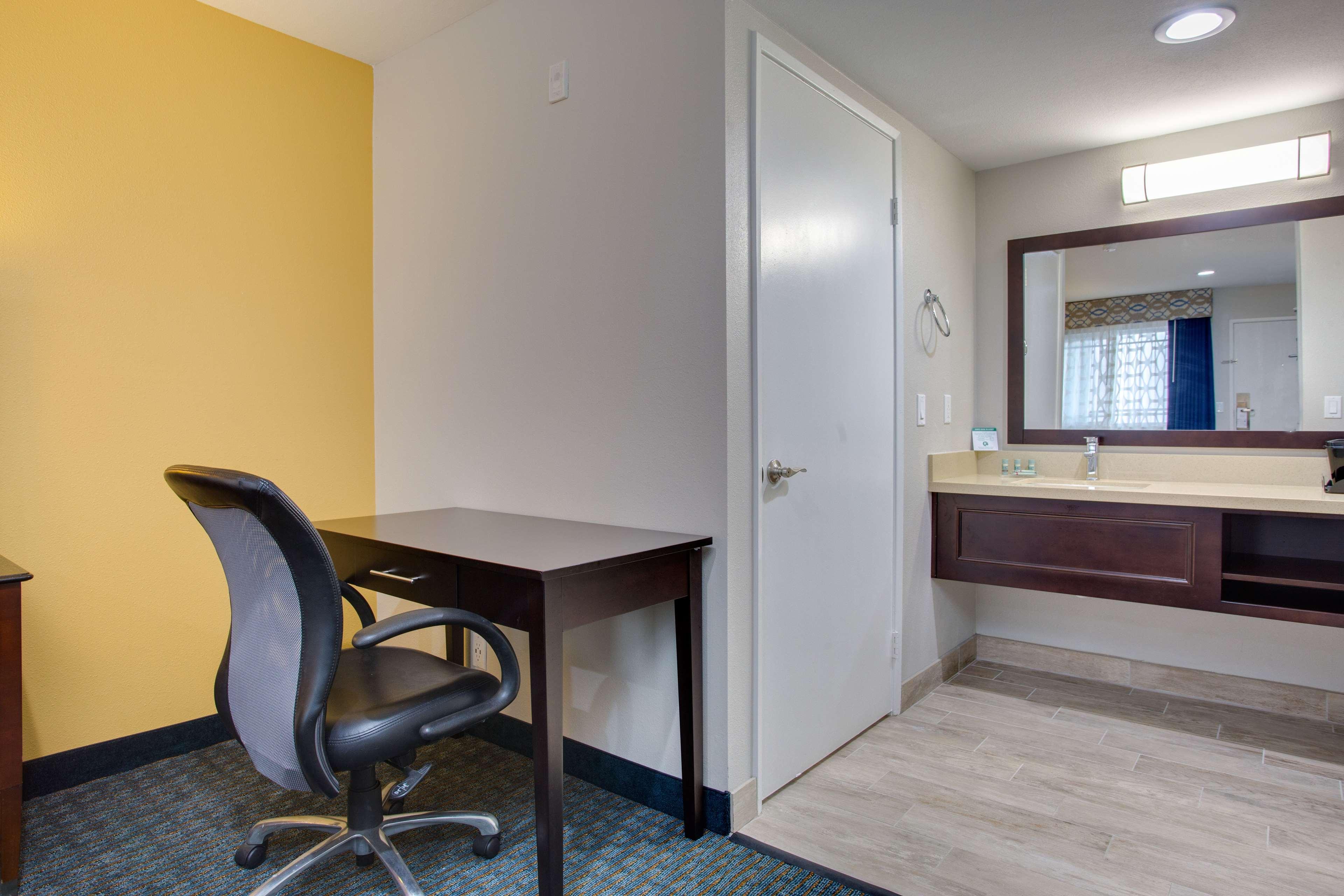 Quality Inn San Diego South - Чула Виста Екстериор снимка
