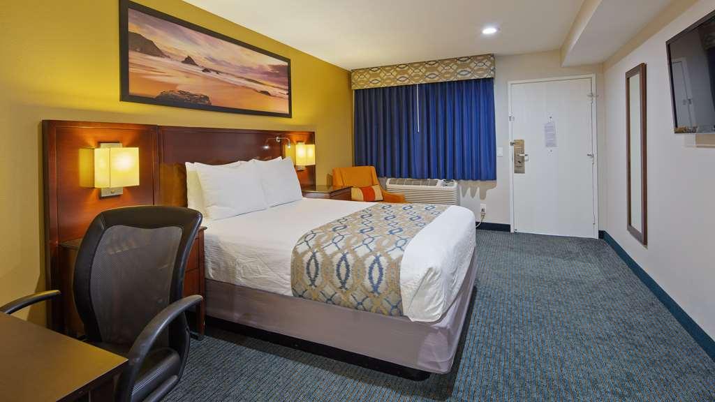 Quality Inn San Diego South - Чула Виста Стая снимка