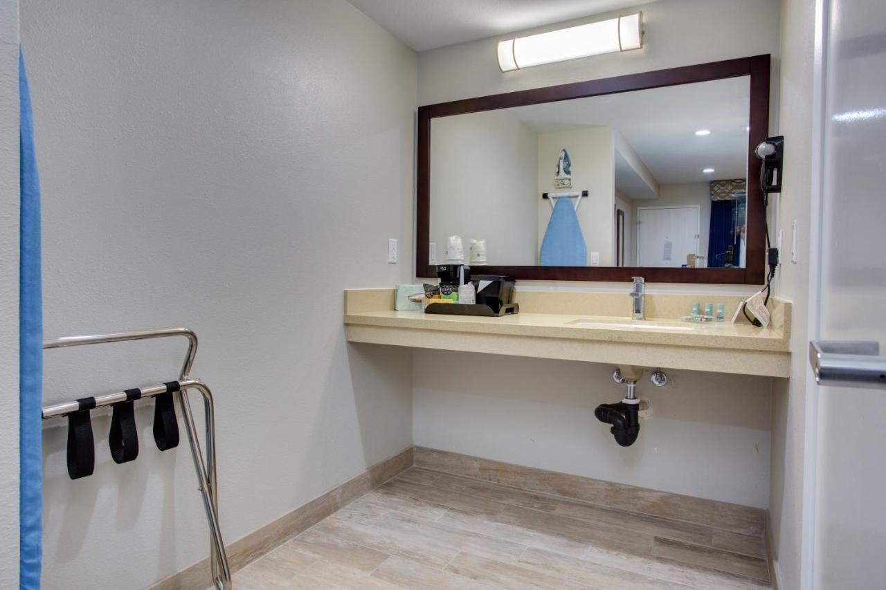Quality Inn San Diego South - Чула Виста Екстериор снимка