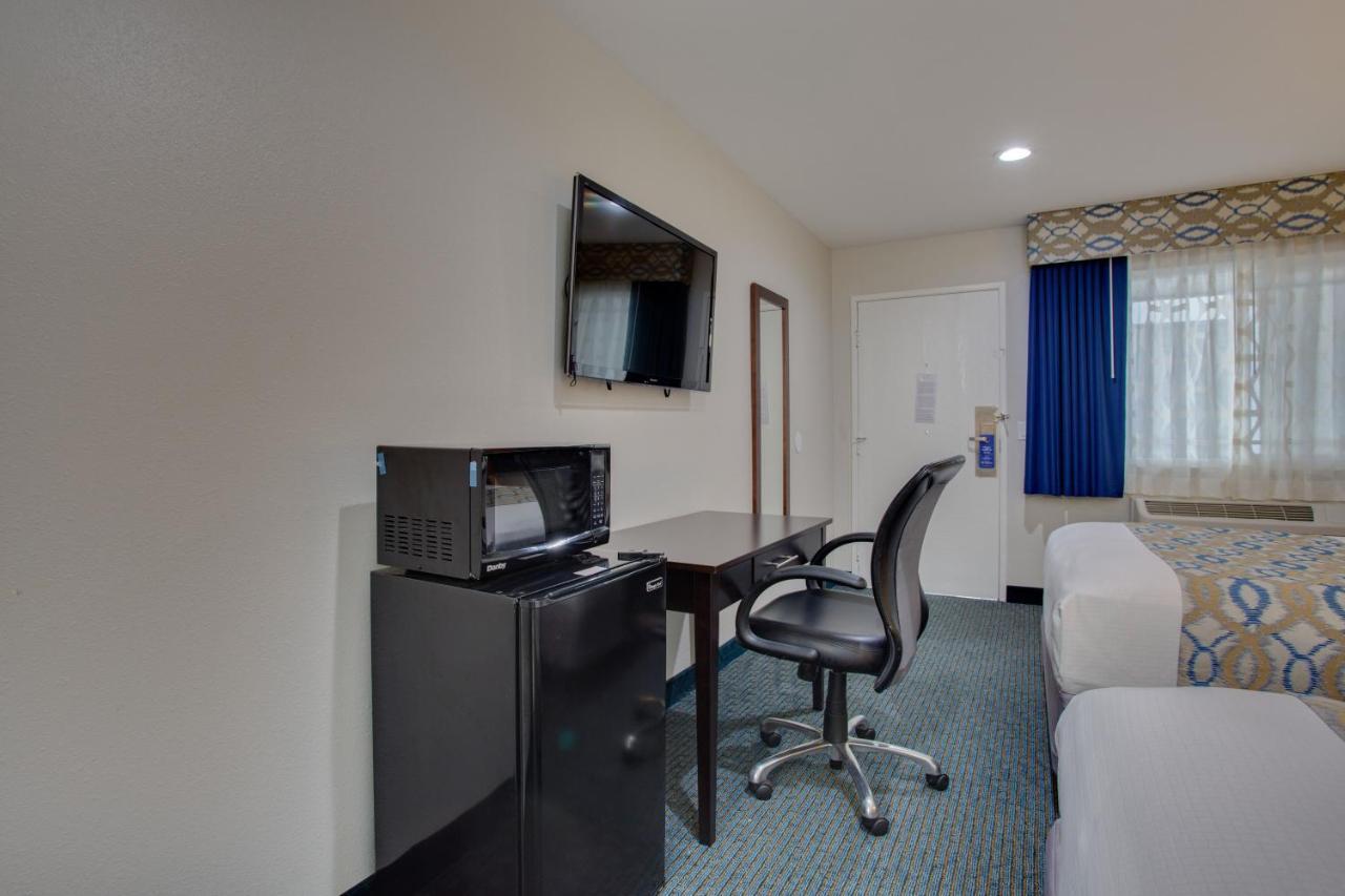 Quality Inn San Diego South - Чула Виста Екстериор снимка